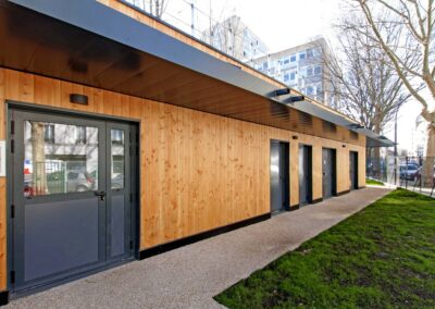 Conception réalisation des vestiaires du T. E. P. Castagnary Paris 15e - Bertrand Lefebvre Architectures Paris